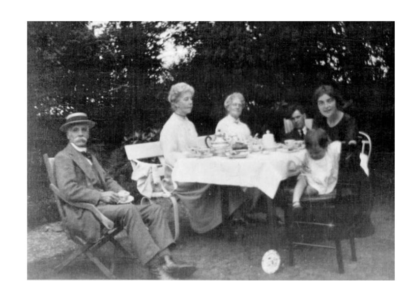 File:Harr. Family 6.jpg